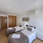 Modern With In-&outside Pool, Sauna&gym, Heating, Rooftop Terrace With Amazing Sea&mountains View 公寓 拉哥斯