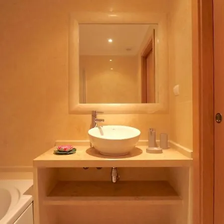 Apartment Modern With In-&outside Pool, Sauna&gym, Heating, Rooftop Terrace With Amazing Sea&mountains View *