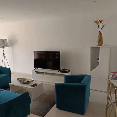 Appartement Modern With In-&outside Pool, Sauna&gym, Heating, Rooftop Terrace With Amazing Sea&mountains View Lagos