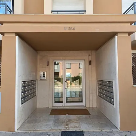 Modern With In-&outside Pool, Sauna&gym, Heating, Rooftop Terrace With Amazing Sea&mountains View Apartment