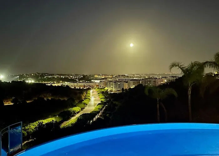 Modern With In-&outside Pool, Sauna&gym, Heating, Rooftop Terrace With Amazing Sea&mountains View ラゴス