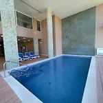 Modern With In-&outside Pool, Sauna&gym, Heating, Rooftop Terrace With Amazing Sea&mountains View 아파트 라고스