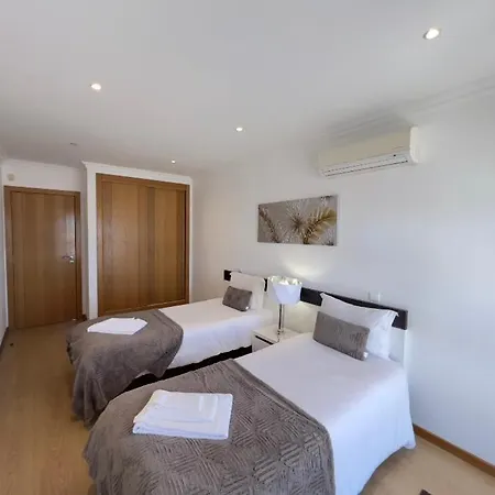 Modern With In-&outside Pool, Sauna&gym, Heating, Rooftop Terrace With Amazing Sea&mountains View Apartmán Lagos