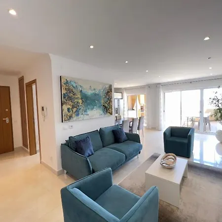 Modern With In-&outside Pool, Sauna&gym, Heating, Rooftop Terrace With Amazing Sea&mountains View Apartmán *