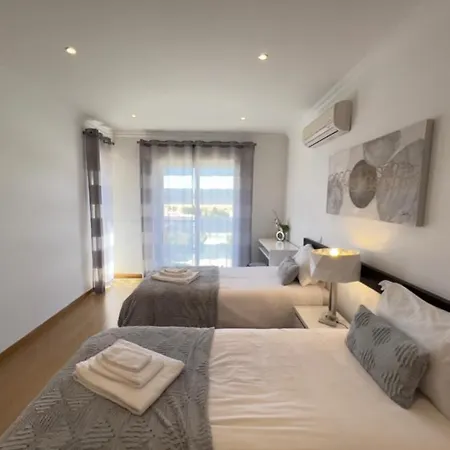 Modern With In-&outside Pool, Sauna&gym, Heating, Rooftop Terrace With Amazing Sea&mountains View Apartmán *