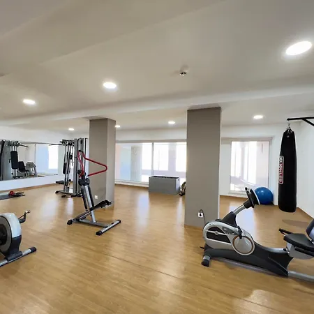 Διαμέρισμα Modern With In-&outside Pool, Sauna&gym, Heating, Rooftop Terrace With Amazing Sea&mountains View