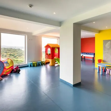 Modern With In-&outside Pool, Sauna&gym, Heating, Rooftop Terrace With Amazing Sea&mountains View Apartmán Lagos