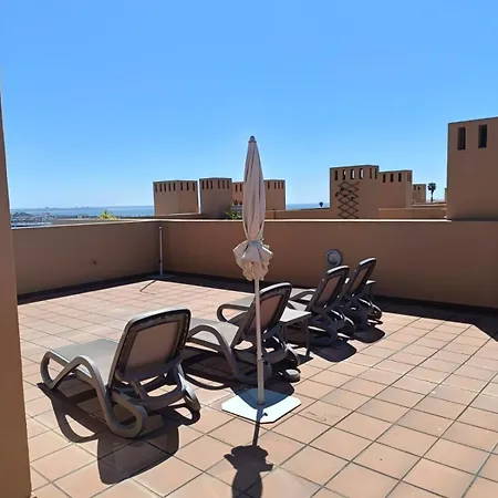 Apartmán Modern With In-&outside Pool, Sauna&gym, Heating, Rooftop Terrace With Amazing Sea&mountains View Lagos