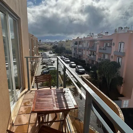 Modern With In-&outside Pool, Sauna&gym, Heating, Rooftop Terrace With Amazing Sea&mountains View Lagos