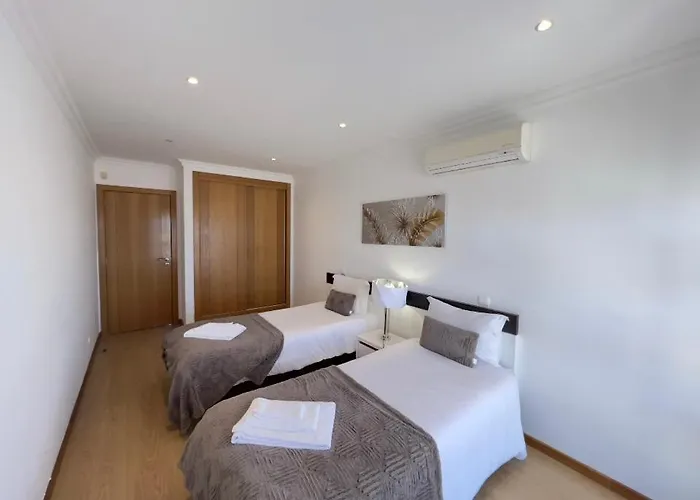 Modern With In-&outside Pool, Sauna&gym, Heating, Rooftop Terrace With Amazing Sea&mountains View Apartmán Lagos