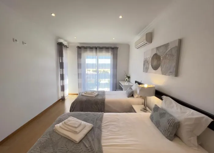 Modern With In-&outside Pool, Sauna&gym, Heating, Rooftop Terrace With Amazing Sea&mountains View Apartmán *