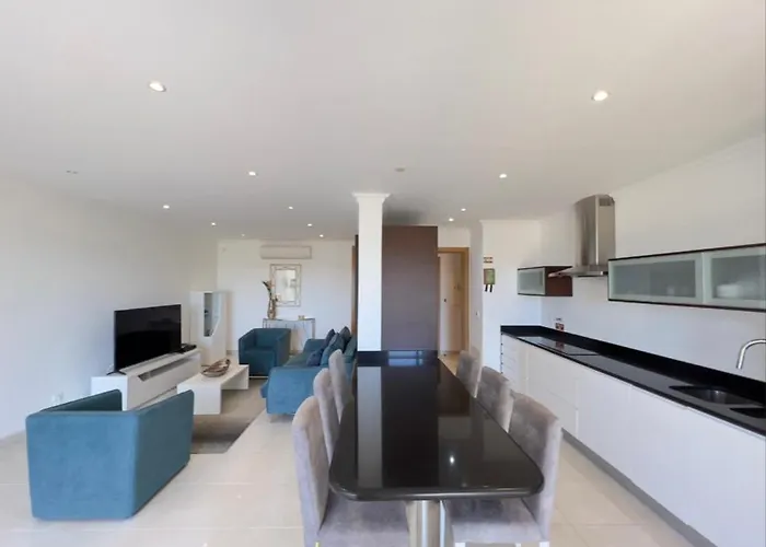 Apartmán Modern With In-&outside Pool, Sauna&gym, Heating, Rooftop Terrace With Amazing Sea&mountains View Lagos