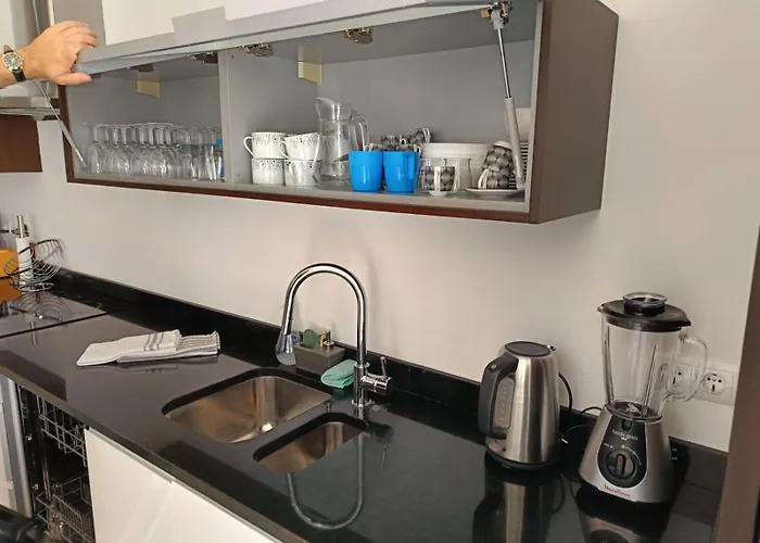 Modern With In-&outside Pool, Sauna&gym, Heating, Rooftop Terrace With Amazing Sea&mountains View Lagos