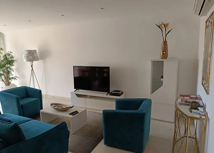 Apartmán Modern With In-&outside Pool, Sauna&gym, Heating, Rooftop Terrace With Amazing Sea&mountains View Lagos