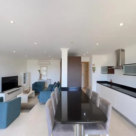 Апартаменты Modern With In-&outside Pool, Sauna&gym, Heating, Rooftop Terrace With Amazing Sea&mountains View Лагуш