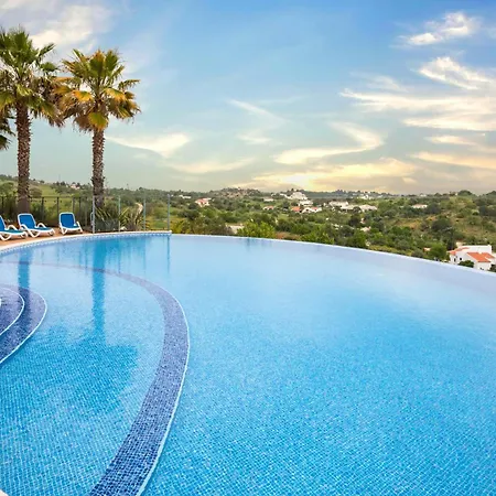 Modern With In-&outside Pool, Sauna&gym, Heating, Rooftop Terrace With Amazing Sea&mountains View Lagos
