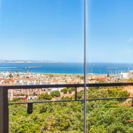 Modern With In-&outside Pool, Sauna&gym, Heating, Rooftop Terrace With Amazing Sea&mountains View Apartament